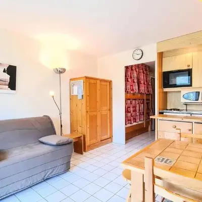 Résidence Castor - Studio rénové avec casier à ski · Proche des pistes · Balcon MAE-7394