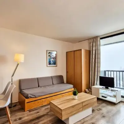 Résidence Vega - Studio lumineux · Proche des pistes et des commerces · Balcon MAE-7400