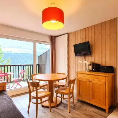 Résidence Les Pleiades - Appartement lumineux · Centre station · Parking couvert · Balcon MAE-7409