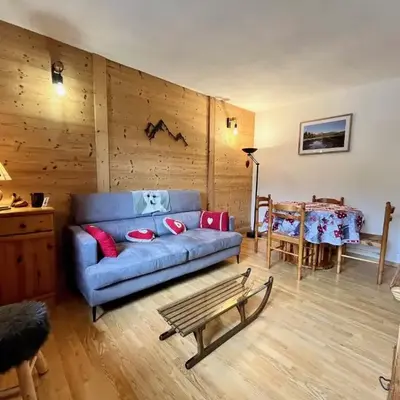 Bel appartement moderne avec balcon et parking - FR-1-624-59