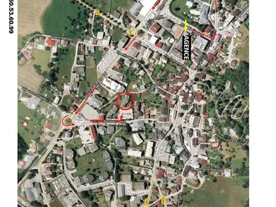 a map of a city with a red line at Appartement T2 avec jardinet proche du centre, Wi-Fi, garage - FR-1-624-61 in Samoëns