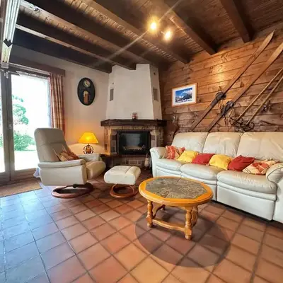 Chalet familial avec jardin et cheminée