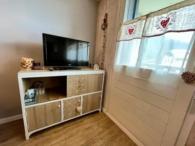 Gallery image of Studio cosy au centre de Samoëns avec animaux acceptés et parking - FR-1-624-70 in Samoëns