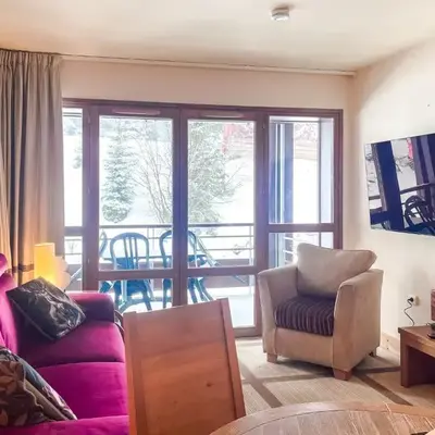 Large one-bedroom apartment