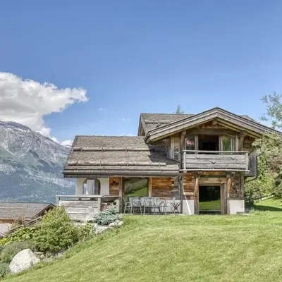 Chalet Carline