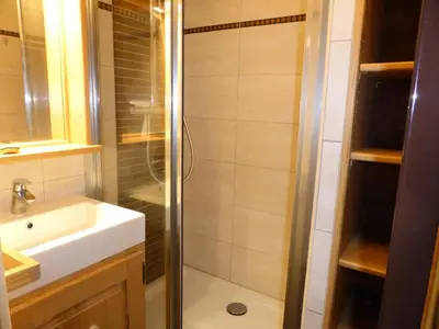 a bathroom with a shower and a sink at Résidence L'enclave - Enclave J717 MAE-5744 in Les Contamines-Montjoie
