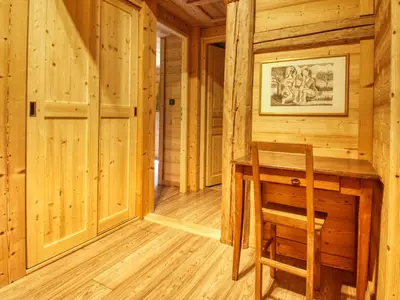 a log cabin office with a desk and a chair at Chalet au pied des pistes, sauna et terrasse, pour 12 pers. - FR-1-642-5 in Morillon