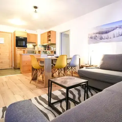 Newly redecorated 2-bed ski-in ski-out family apartment