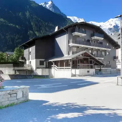 Chemin du Sapi - Private Garden - Center of Cham - MontBlanc Views