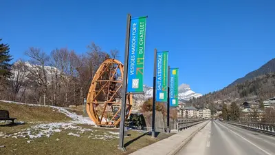 a street sign on the side of a road at Studio sympa a saint Gervais les bains in Saint-Gervais-les-Bains