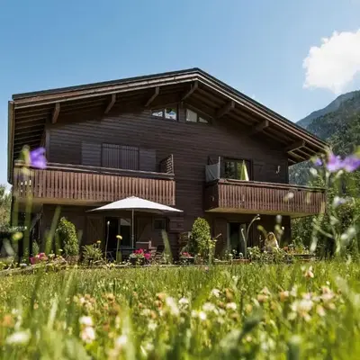 Apartment Cry - Alpes Travel - Central Chamonix (sleeps 2-4)