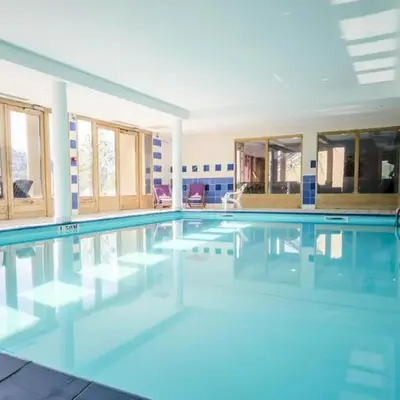 Studio & piscine intérieure