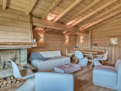 a living room with a couch and a fireplace at Appartement 3P 6 pers. proche pistes, wifi, garage - FR-1-453-293 in Megève