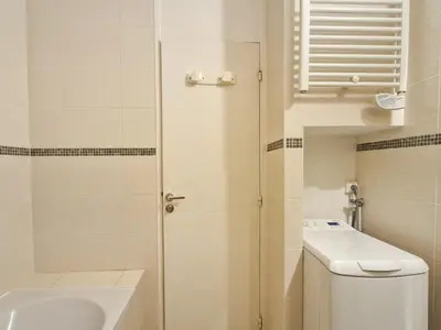 a small bathroom with a toilet and a shower at Appartement lumineux au pied des pistes avec WIFI gratuit - FR-1-425-145 in Flaine
