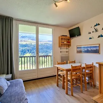 Studio rénové au centre de Flaine avec balcon pour 5 personnes - FR-1-425-154