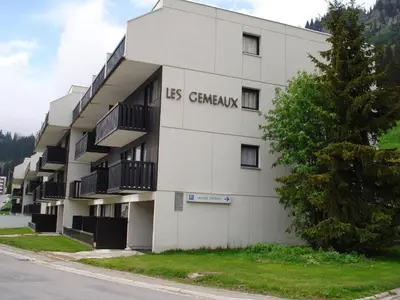 a building with the usg campus written on it at Appartement confortable au centre, balcon, 6 personnes - FR-1-425-142 in Flaine