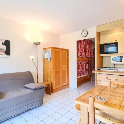 Studio rénové avec balcon proche des pistes