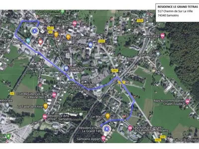 a map of a city with blue and yellow dots at Studio avec vue montagnes et piscines, animaux acceptés - FR-1-624-108 in Samoëns