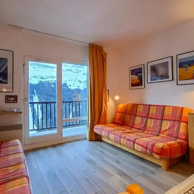 Studio lumineux avec balcon et casier à ski proche des pistes - FR-1-425-185