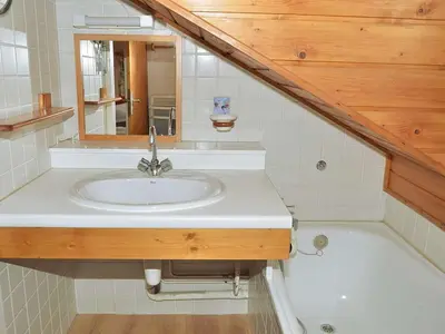 a bathroom with a sink and a bath tub at Duplex Confortable 3P - 6/8 Pers - Balcon - FR-1-425-127 in Arâches-la-Frasse