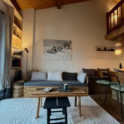 Appartement ensoleillé aux Tines