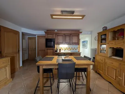 a bathroom with a shower and a toilet and a sink at Charmant appartement 4 pièces 8 pers., ski au pied, animaux acceptés, wifi à Morillon - FR-1-815-86 in Morillon