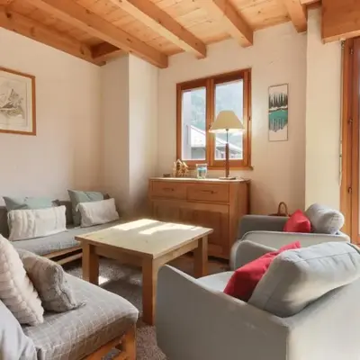 Le Chamouny- Family Apt - Central - Quiet - Hikeing & Rock Climbing Close by