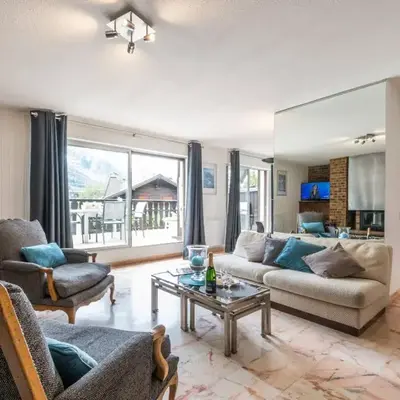 Appartement spacieux à Chamonix avec terrasse et parking privé - FR-1-343-173