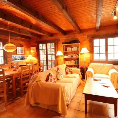 Chalet 4 chambres sur pistes débutants avec balcon et parking