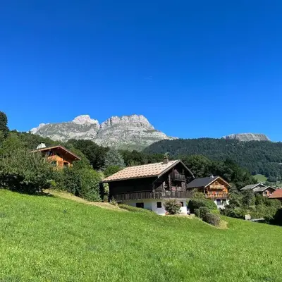 Chalet à Cordon face à la chaîne du Mont Blanc