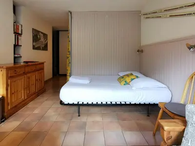 a bedroom with a large bed in a room at Sun Valley 3 - Vue Mont-Blanc in Chamonix-Mont-Blanc