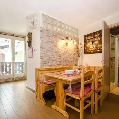 Studio 2* central avec balcon et WiFi - FR-1-343-235