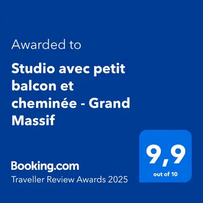 a screenshot of the studio age petel balloon at dinner grandmast at Studio avec petit balcon et cheminée - Grand Massif in Les Carroz d'Araches