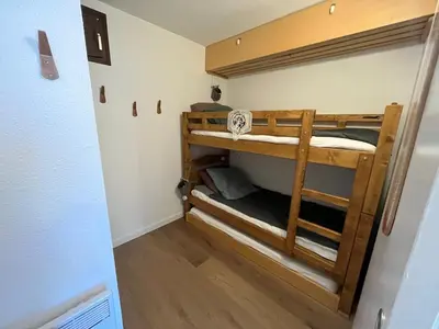 a bunk bed room with a bunk bed in a room at Studio rénové avec cabine et balcon au centre de Flaine - FR-1-425-196 in Arâches-la-Frasse