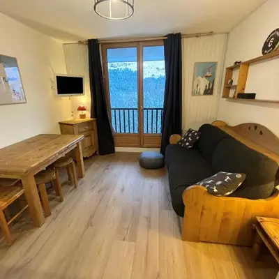 Studio rénové avec cabine et balcon au centre de Flaine - FR-1-425-196