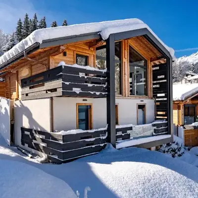 Chalet Green Forest