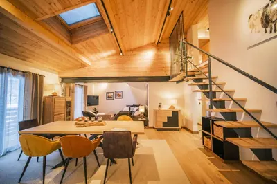 a bathroom with a shower and a sink at Loft Zodiak -Centre Ville 4 Chambres Vue in Les Houches