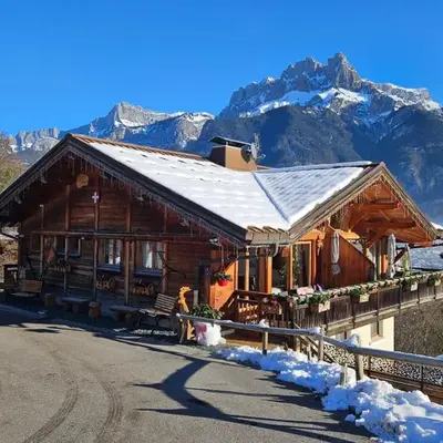 SUPERBE DEMI CHALET LUXUEUX 120M² 8 Personnes à SALLANCHES.